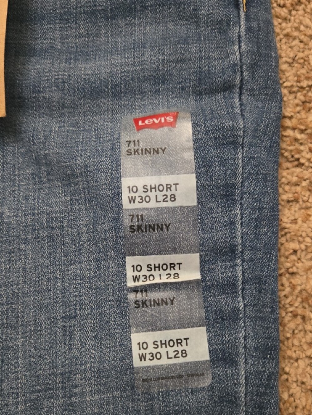 Levi's 711 Skinny Jeans in Blue Denim NWT SIZE 31/28 10 SHORT - Picture 4 of 7
